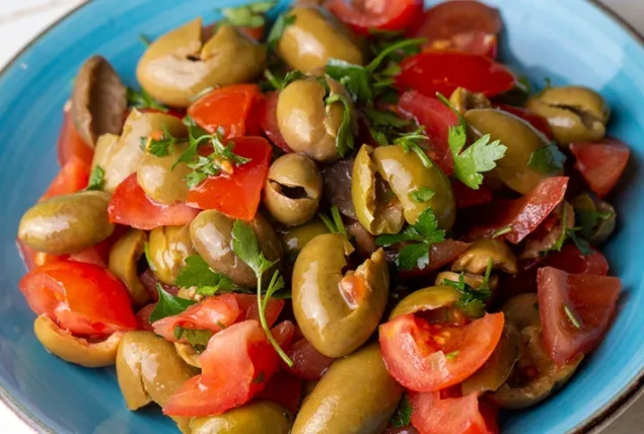 Zeytin Salatası